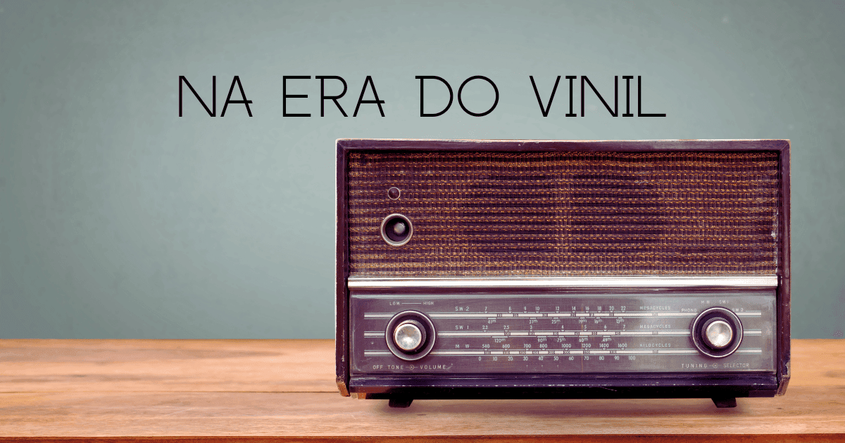 Aparelho de rádio antigo.