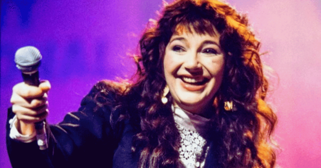 Kate Bush, a bela voz do disco. A cantora interpreta Running Up That Hill.