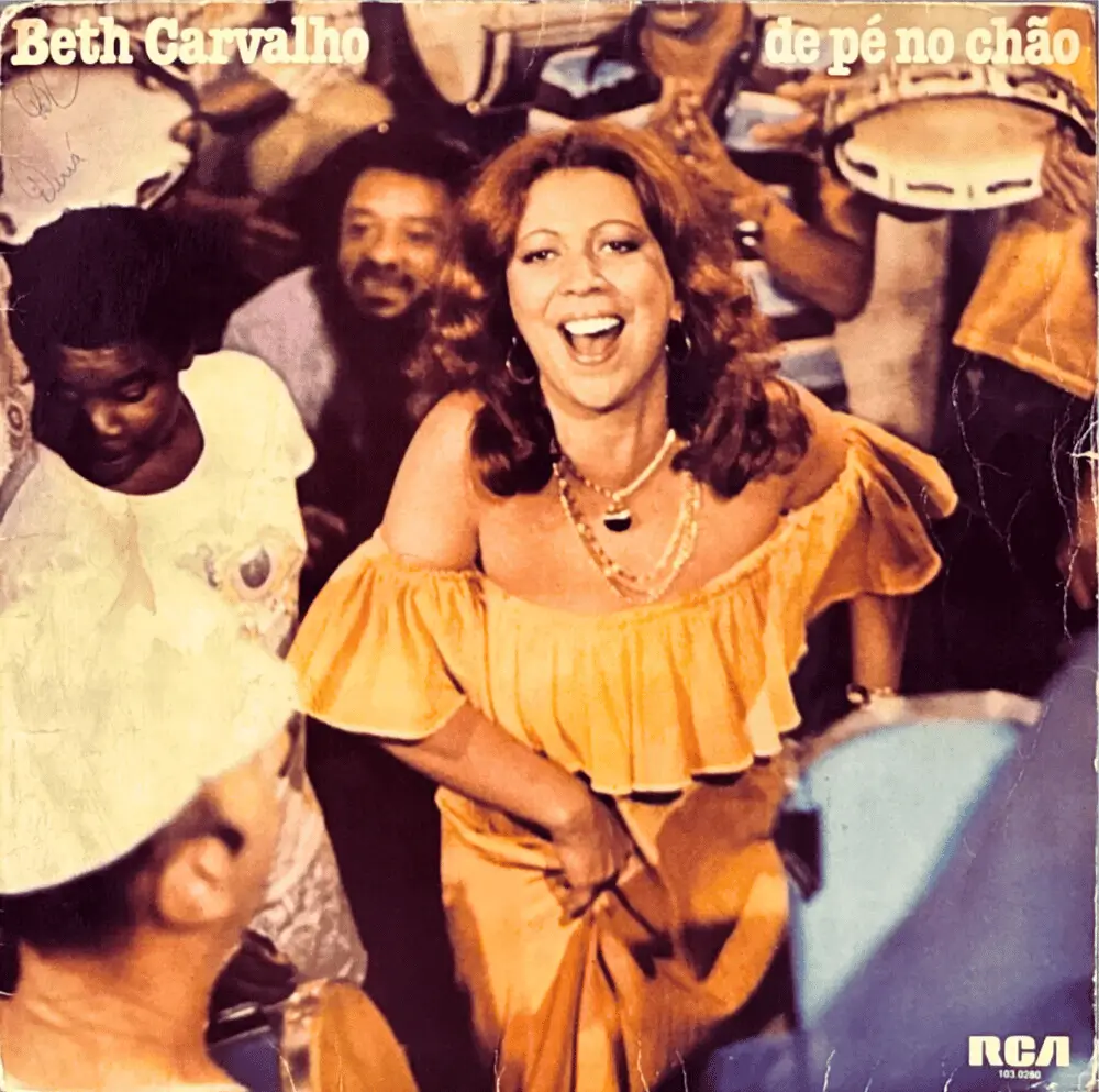 Disco da gravadora RCA, De Pé No Chão, intérprete Beth Carvalho. Clássicos da MPB.